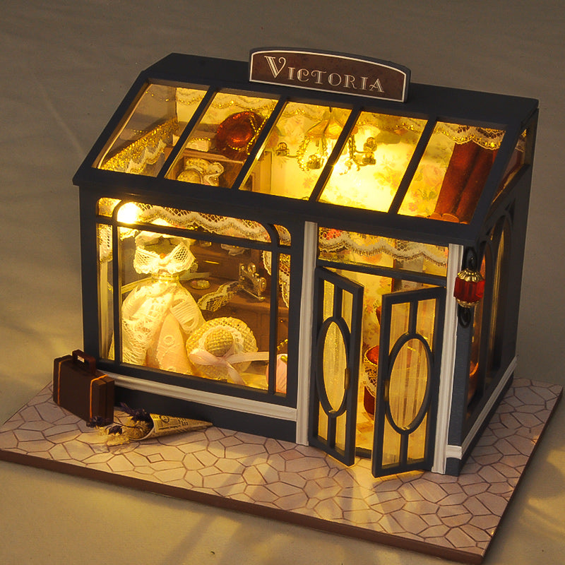 TD28 - Victoria Hat Shop